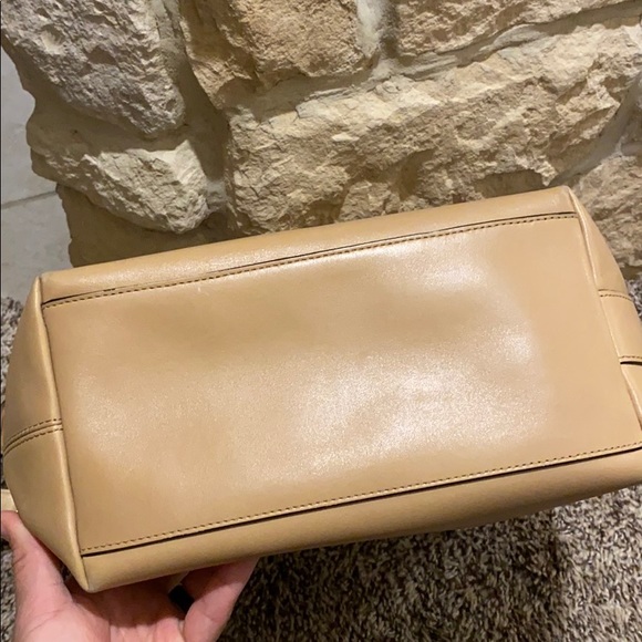 Coach tan leather handbag - Picture 3 of 10